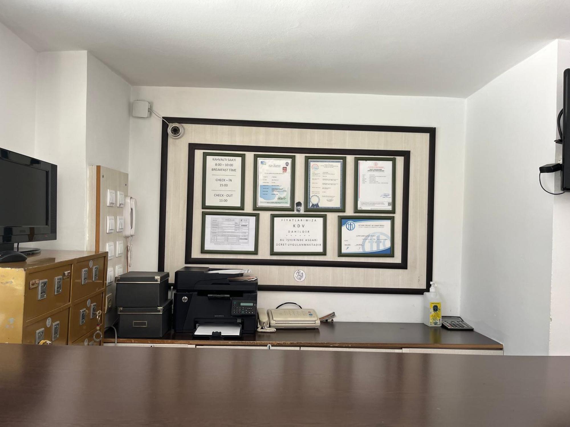 Otel Status 2*